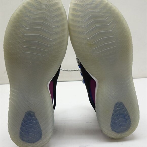 Athletic_Shoes